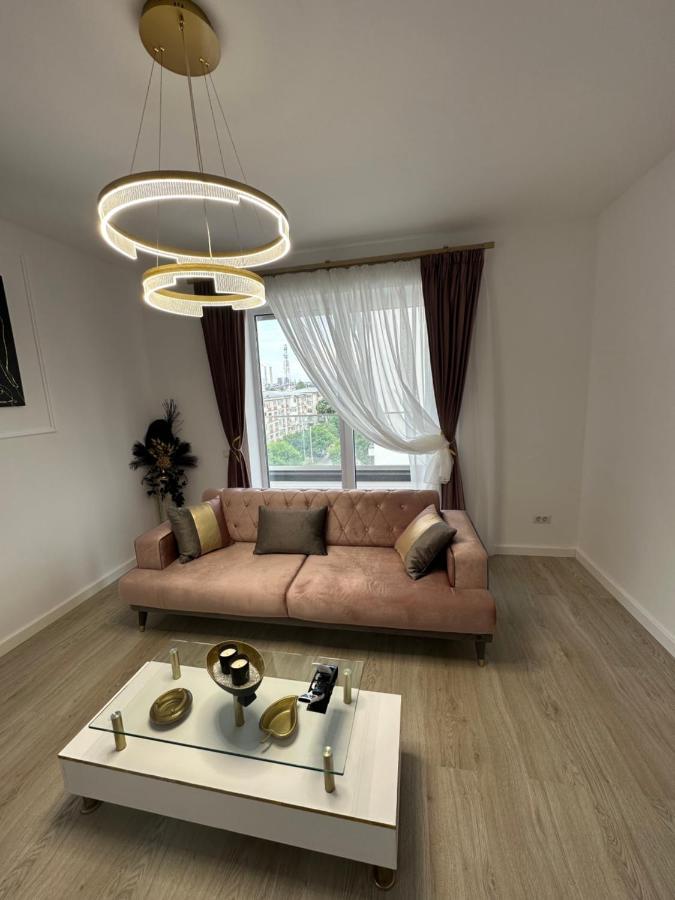 Glamart Apartment Craiova Ngoại thất bức ảnh